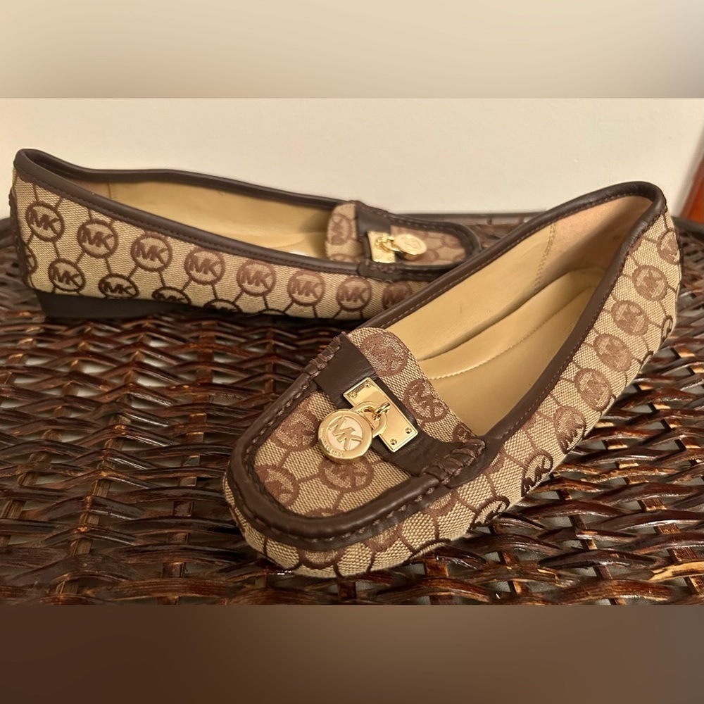 Michael Kors women’s flats shoes size 6.5 brand new never worn, just tried on